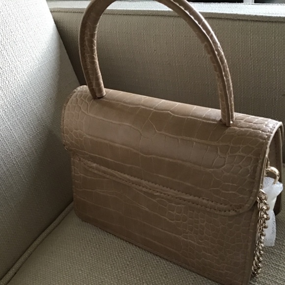 Crossbody bag with chain strap - Picture 2 of 3